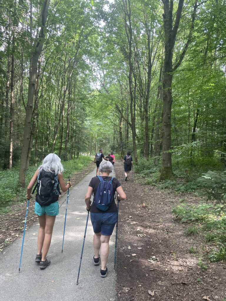 Vertikálna chôdza Vertical Walking v parku